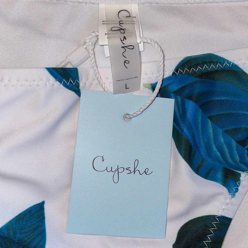 New. CUPSHE BIKINI. Size Large. Top fits B cup. - Picture 2 of 5